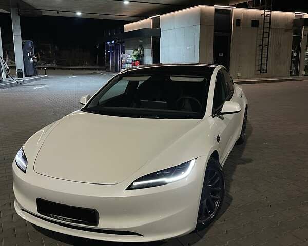 Белый Тесла Модель 3, объемом двигателя 0 л и пробегом 35 тыс. км за 27500 $, фото 4 на Automoto.ua