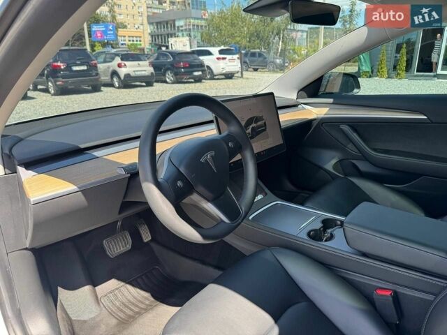 Белый Тесла Модель 3, объемом двигателя 0 л и пробегом 27 тыс. км за 21300 $, фото 9 на Automoto.ua