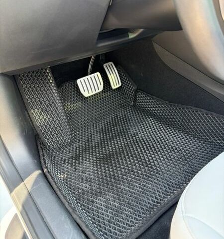 Белый Тесла Модель 3, объемом двигателя 0 л и пробегом 60 тыс. км за 23950 $, фото 21 на Automoto.ua