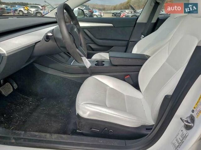 Білий Тесла Модель 3, об'ємом двигуна 0 л та пробігом 20 тис. км за 12900 $, фото 6 на Automoto.ua