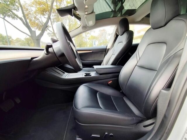 Белый Тесла Модель 3, объемом двигателя 0 л и пробегом 95 тыс. км за 13500 $, фото 7 на Automoto.ua