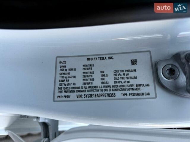 Белый Тесла Модель 3, объемом двигателя 0 л и пробегом 34 тыс. км за 18900 $, фото 59 на Automoto.ua