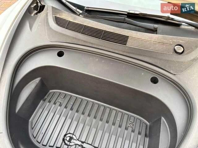 Білий Тесла Модель 3, об'ємом двигуна 0 л та пробігом 19 тис. км за 22500 $, фото 29 на Automoto.ua