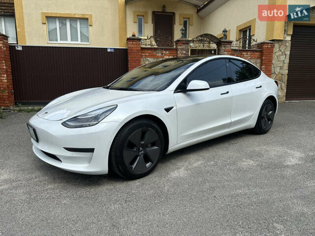 Білий Тесла Модель 3, об'ємом двигуна 0 л та пробігом 32 тис. км за 19500 $, фото 1 на Automoto.ua