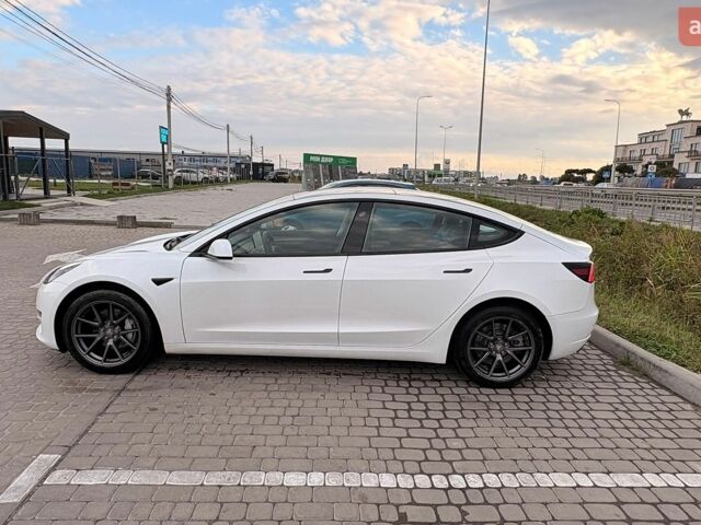 Белый Тесла Модель 3, объемом двигателя 0 л и пробегом 67 тыс. км за 21700 $, фото 7 на Automoto.ua