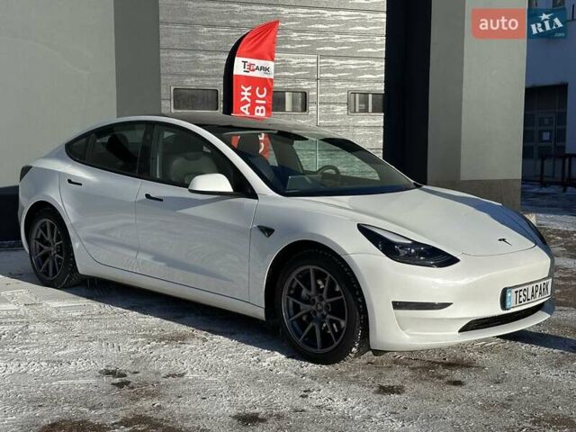 Білий Тесла Модель 3, об'ємом двигуна 0 л та пробігом 31 тис. км за 24999 $, фото 10 на Automoto.ua