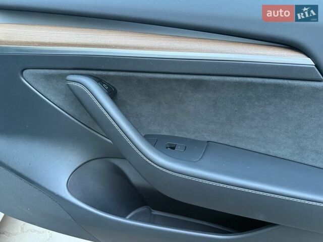 Белый Тесла Модель 3, объемом двигателя 0 л и пробегом 32 тыс. км за 19900 $, фото 23 на Automoto.ua