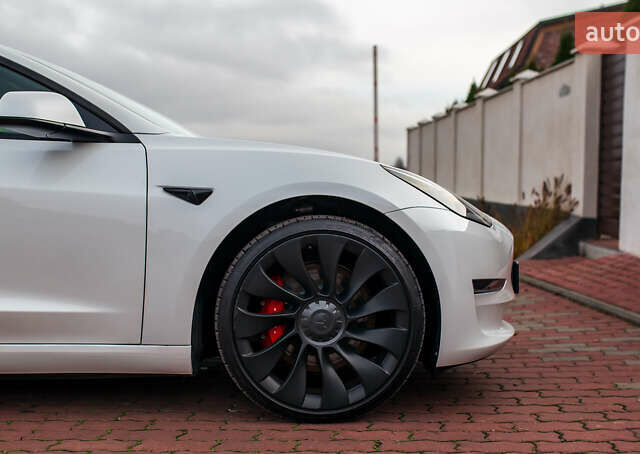 Белый Тесла Модель 3, объемом двигателя 0 л и пробегом 5 тыс. км за 27500 $, фото 13 на Automoto.ua