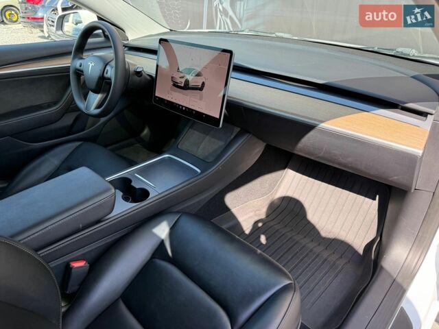 Білий Тесла Модель 3, об'ємом двигуна 0 л та пробігом 88 тис. км за 18900 $, фото 56 на Automoto.ua