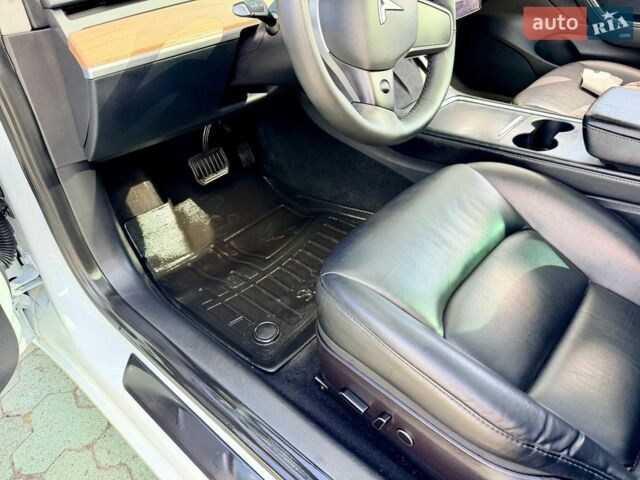 Білий Тесла Модель 3, об'ємом двигуна 0 л та пробігом 208 тис. км за 17800 $, фото 34 на Automoto.ua