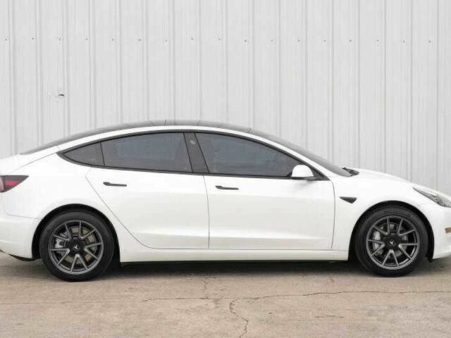 Білий Тесла Модель 3, об'ємом двигуна 0 л та пробігом 10 тис. км за 11000 $, фото 7 на Automoto.ua