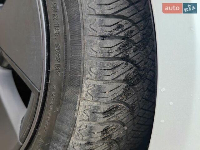 Білий Тесла Модель 3, об'ємом двигуна 0 л та пробігом 74 тис. км за 17900 $, фото 9 на Automoto.ua