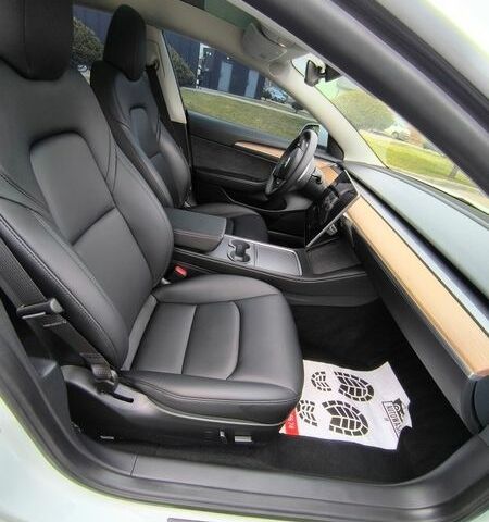 Білий Тесла Модель 3, об'ємом двигуна 0 л та пробігом 31 тис. км за 16800 $, фото 9 на Automoto.ua