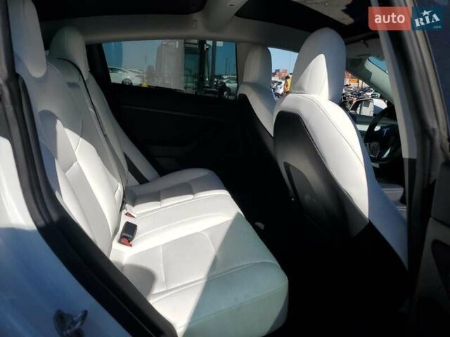 Белый Тесла Модель 3, объемом двигателя 0 л и пробегом 42 тыс. км за 11200 $, фото 9 на Automoto.ua