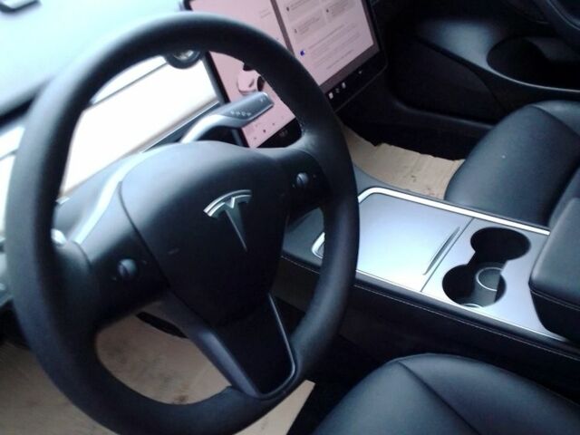Белый Тесла Модель 3, объемом двигателя 0 л и пробегом 37 тыс. км за 21500 $, фото 3 на Automoto.ua