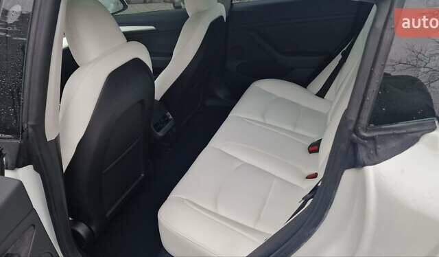 Белый Тесла Модель 3, объемом двигателя 0 л и пробегом 6 тыс. км за 30200 $, фото 9 на Automoto.ua