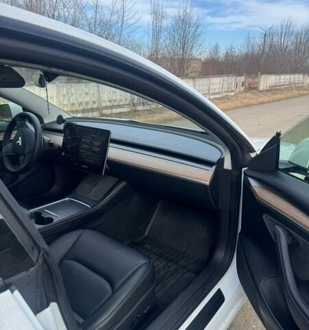 Білий Тесла Модель 3, об'ємом двигуна 0 л та пробігом 40 тис. км за 19999 $, фото 14 на Automoto.ua