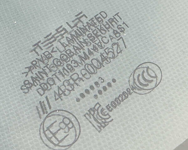Білий Тесла Модель 3, об'ємом двигуна 0 л та пробігом 39 тис. км за 21990 $, фото 20 на Automoto.ua