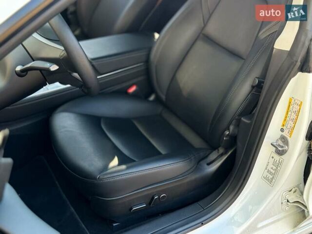 Белый Тесла Модель 3, объемом двигателя 0 л и пробегом 35 тыс. км за 27999 $, фото 12 на Automoto.ua