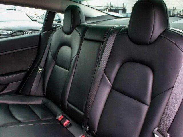 Белый Тесла Модель 3, объемом двигателя 0 л и пробегом 23 тыс. км за 16000 $, фото 11 на Automoto.ua