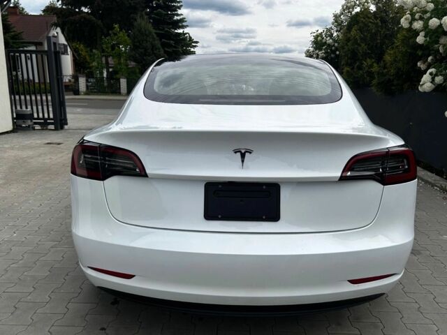 Белый Тесла Модель 3, объемом двигателя 0 л и пробегом 53 тыс. км за 13500 $, фото 4 на Automoto.ua