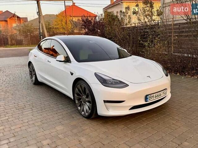 Белый Тесла Модель 3, объемом двигателя 0 л и пробегом 48 тыс. км за 23000 $, фото 6 на Automoto.ua