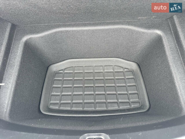 Белый Тесла Модель 3, объемом двигателя 0 л и пробегом 34 тыс. км за 21000 $, фото 19 на Automoto.ua