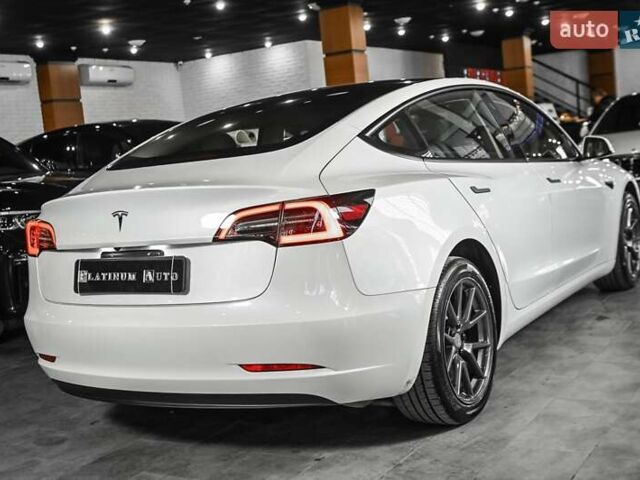 Белый Тесла Модель 3, объемом двигателя 0 л и пробегом 2 тыс. км за 26900 $, фото 20 на Automoto.ua