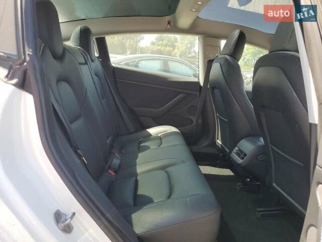 Білий Тесла Модель 3, об'ємом двигуна 0 л та пробігом 1 тис. км за 15500 $, фото 6 на Automoto.ua