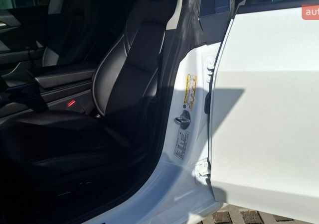 Белый Тесла Модель 3, объемом двигателя 0 л и пробегом 34 тыс. км за 19500 $, фото 12 на Automoto.ua