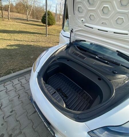 Белый Тесла Модель 3, объемом двигателя 0 л и пробегом 86 тыс. км за 17500 $, фото 14 на Automoto.ua