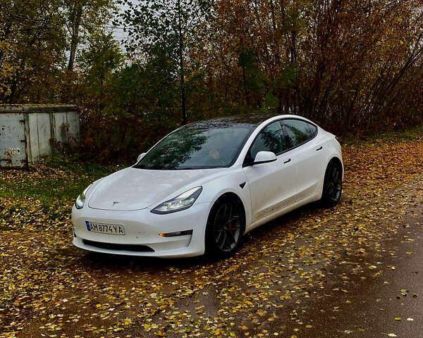Белый Тесла Модель 3, объемом двигателя 0 л и пробегом 37 тыс. км за 24800 $, фото 2 на Automoto.ua