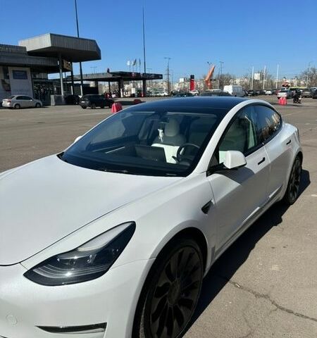 Білий Тесла Модель 3, об'ємом двигуна 0 л та пробігом 75 тис. км за 26900 $, фото 4 на Automoto.ua