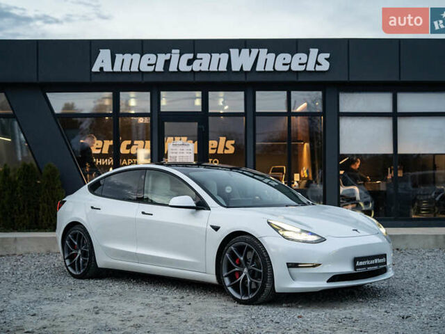 Белый Тесла Модель 3, объемом двигателя 0 л и пробегом 53 тыс. км за 27500 $, фото 2 на Automoto.ua