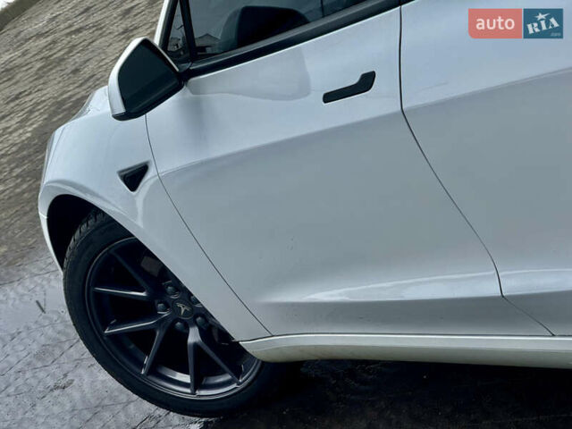 Белый Тесла Модель 3, объемом двигателя 0 л и пробегом 30 тыс. км за 22700 $, фото 20 на Automoto.ua