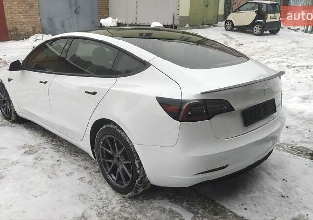 Белый Тесла Модель 3, объемом двигателя 0 л и пробегом 56 тыс. км за 18800 $, фото 9 на Automoto.ua