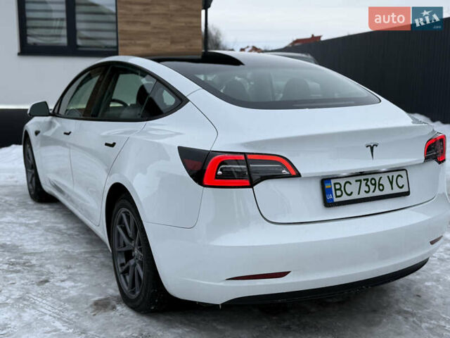 Белый Тесла Модель 3, объемом двигателя 0 л и пробегом 30 тыс. км за 19900 $, фото 26 на Automoto.ua