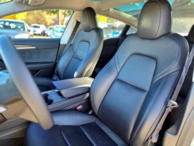 Белый Тесла Модель 3, объемом двигателя 0 л и пробегом 22 тыс. км за 16500 $, фото 9 на Automoto.ua