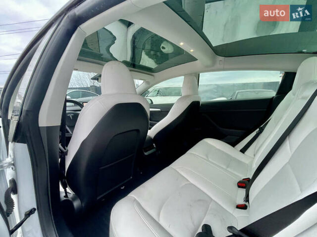 Білий Тесла Модель 3, об'ємом двигуна 0 л та пробігом 76 тис. км за 18800 $, фото 21 на Automoto.ua