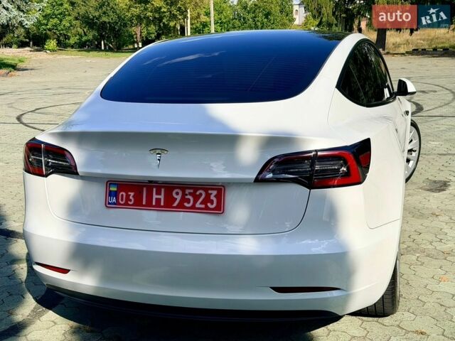 Білий Тесла Модель 3, об'ємом двигуна 0 л та пробігом 208 тис. км за 17800 $, фото 7 на Automoto.ua