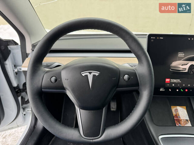 Белый Тесла Модель 3, объемом двигателя 0 л и пробегом 30 тыс. км за 23500 $, фото 49 на Automoto.ua