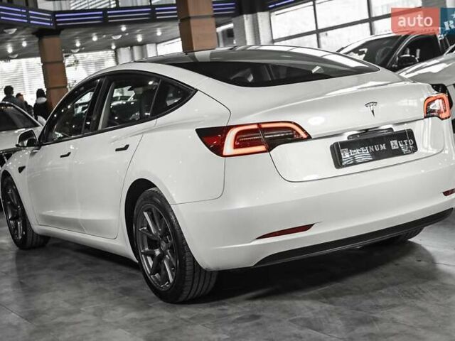 Белый Тесла Модель 3, объемом двигателя 0 л и пробегом 2 тыс. км за 26900 $, фото 16 на Automoto.ua