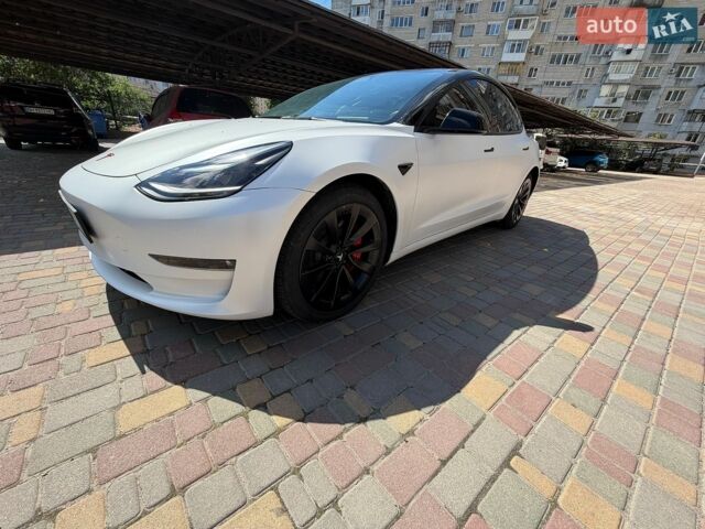 Белый Тесла Модель 3, объемом двигателя 0 л и пробегом 18 тыс. км за 20000 $, фото 22 на Automoto.ua