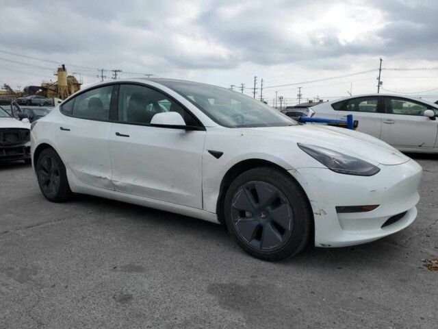 Білий Тесла Модель 3, об'ємом двигуна 0 л та пробігом 53 тис. км за 7200 $, фото 3 на Automoto.ua