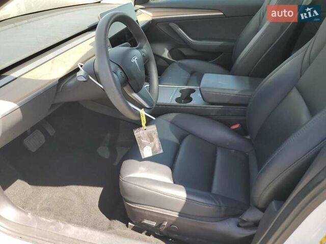 Білий Тесла Модель 3, об'ємом двигуна 0 л та пробігом 1 тис. км за 15500 $, фото 3 на Automoto.ua