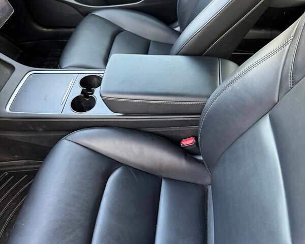 Белый Тесла Модель 3, объемом двигателя 0 л и пробегом 86 тыс. км за 19000 $, фото 14 на Automoto.ua