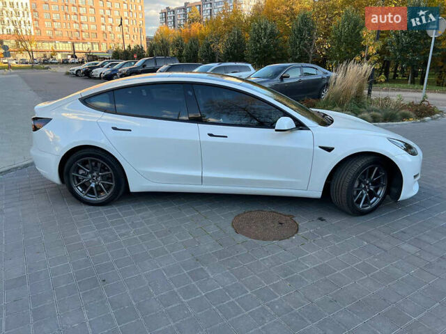 Білий Тесла Модель 3, об'ємом двигуна 0 л та пробігом 52 тис. км за 21000 $, фото 3 на Automoto.ua