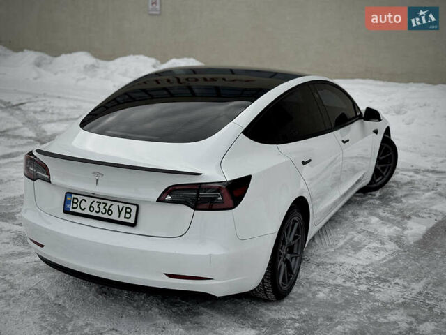 Белый Тесла Модель 3, объемом двигателя 0 л и пробегом 30 тыс. км за 23500 $, фото 11 на Automoto.ua