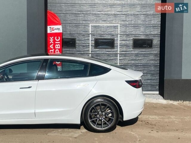 Белый Тесла Модель 3, объемом двигателя 0 л и пробегом 33 тыс. км за 22000 $, фото 6 на Automoto.ua