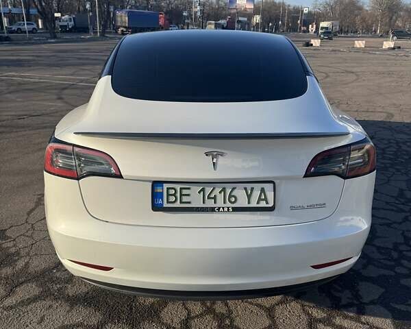 Белый Тесла Модель 3, объемом двигателя 0 л и пробегом 41 тыс. км за 24999 $, фото 6 на Automoto.ua